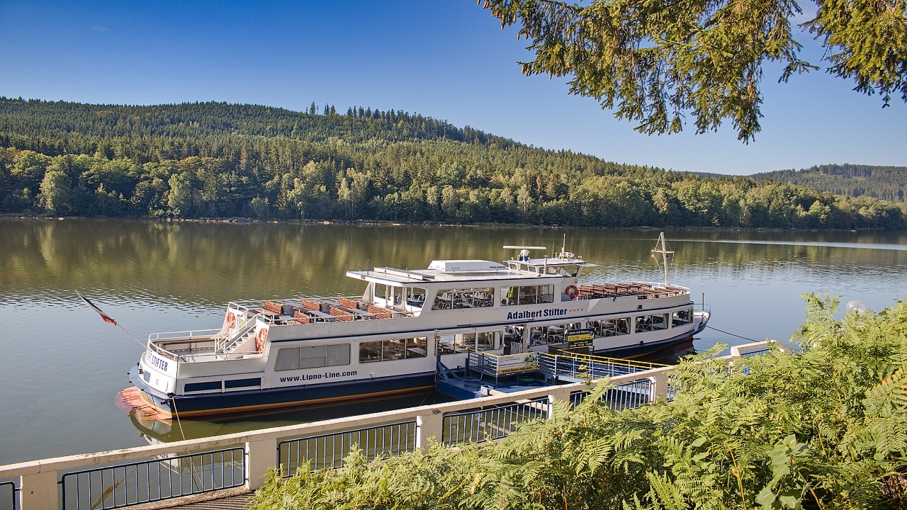 Lipno a Lipensko. Vedro, vosy, prostě léto